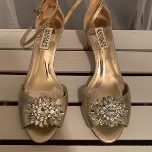 Gold Badgley Mischka kitten heel